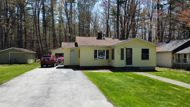 221 W Tawas Lake Rd photo 1