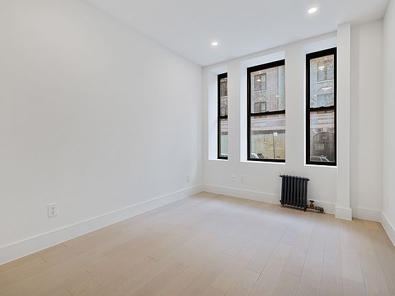 5th image of 301 W 22nd St APT 7