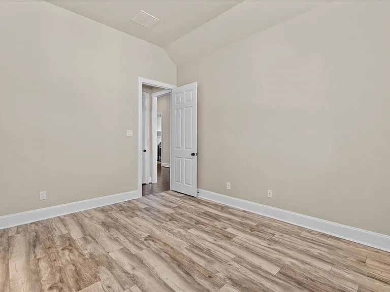 1117 Hancock Springs Ln — Photo 26