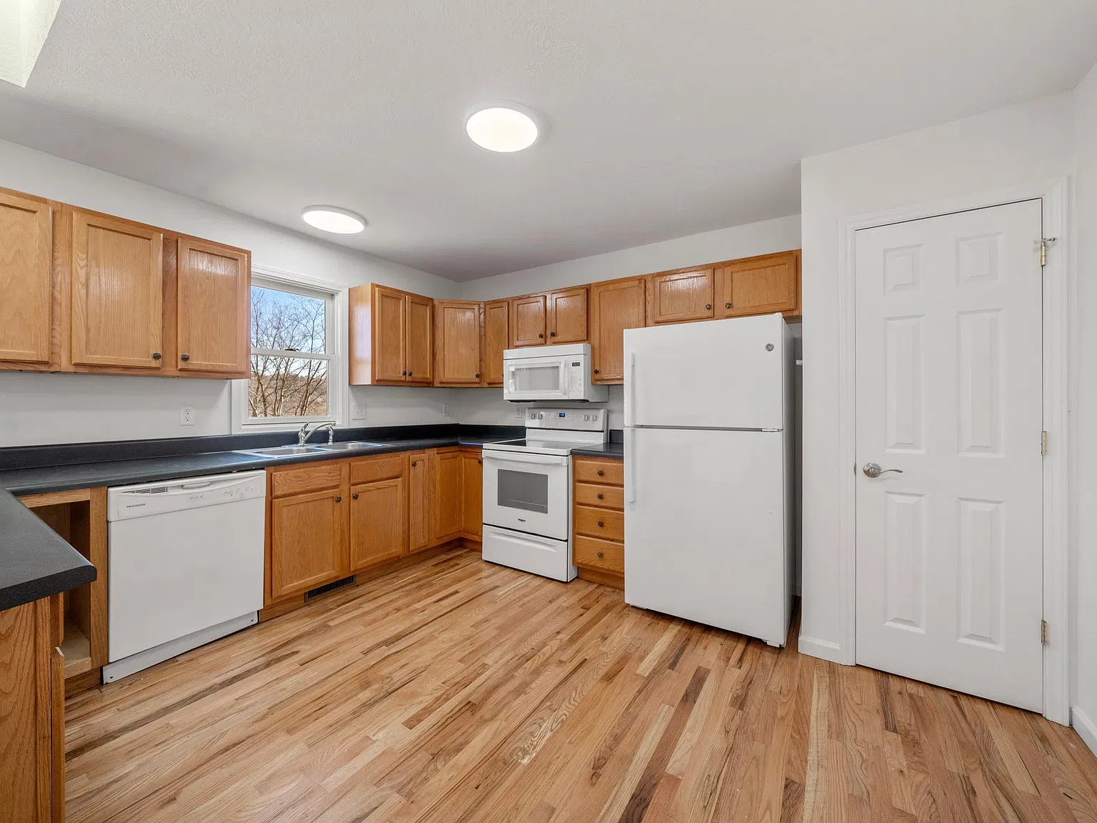 138 Wild Cherry Dr — Photo 2