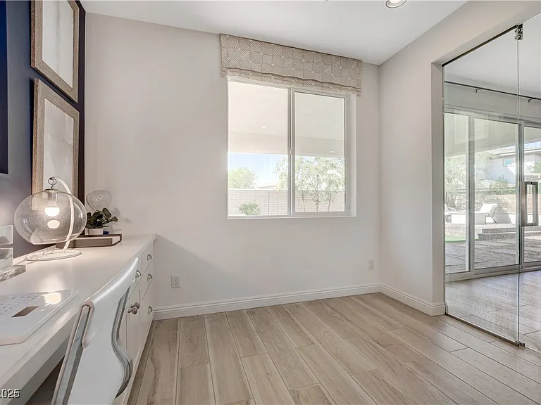 1075 N Water St — Photo 29