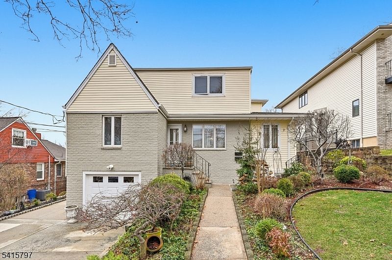 1st image of 800 Delalla Ter