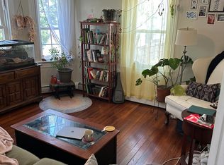 131 Penn St APT 2R, Providence, RI 02909