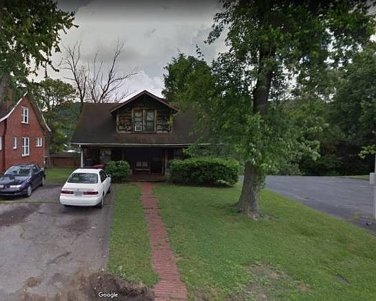 1st image of 916 E Watauga Ave