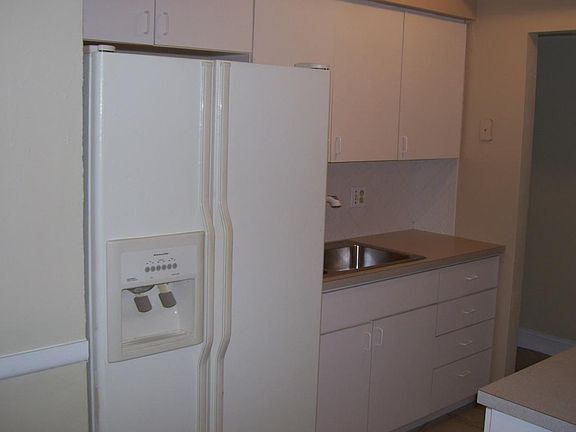 3rd image of 3100 Kathleen Dr