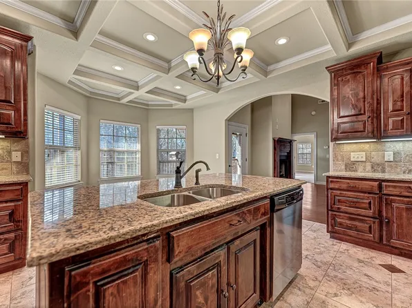 10 Martha Cir, Bella Vista, AR 72715