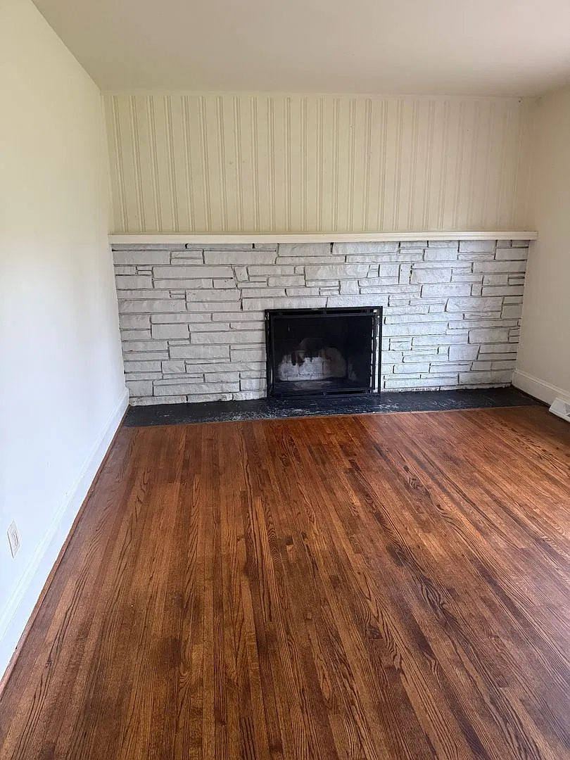 4 bedroom 2 bathroom house — Photo 4