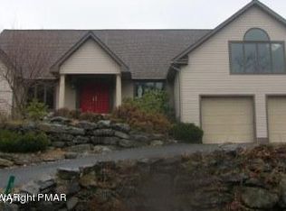 56 Eagle Dr, East Stroudsburg, PA 18302