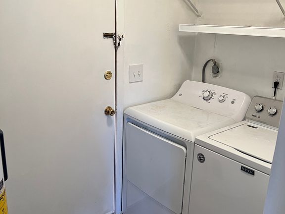 5th image of 33927 Clara Dr