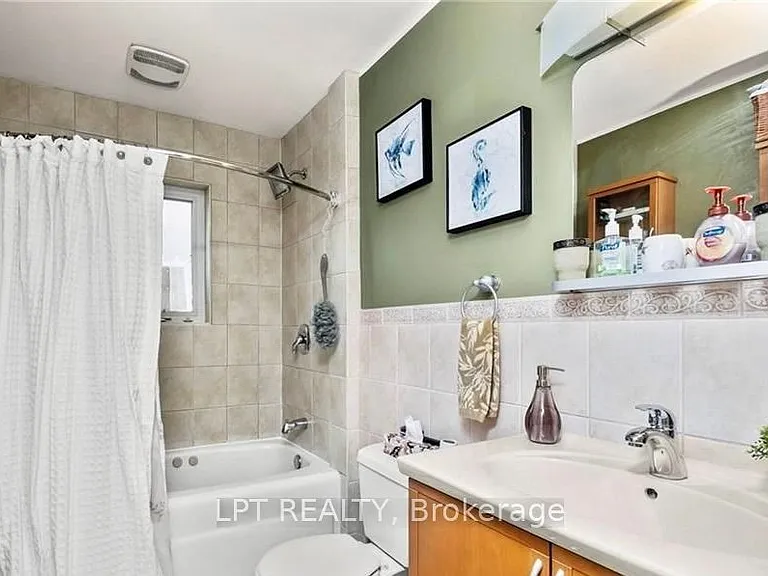 20 Gregory St — Photo 5