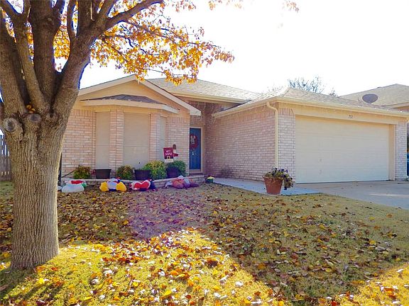 2nd image of 751 Deauville Cir W