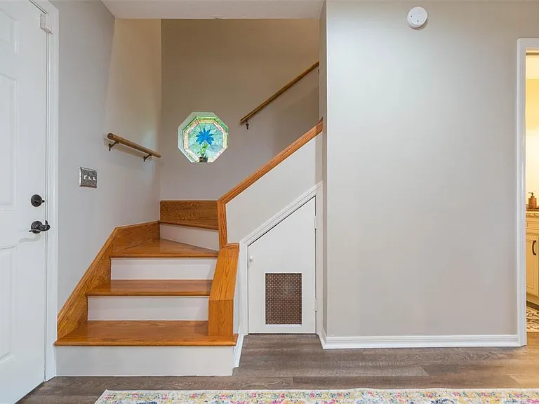 702 W Bay St #A — Photo 14