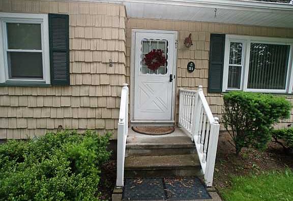 3rd image of 21 Hillcrest Dr