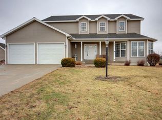405 N Grant St, Broadlands, IL