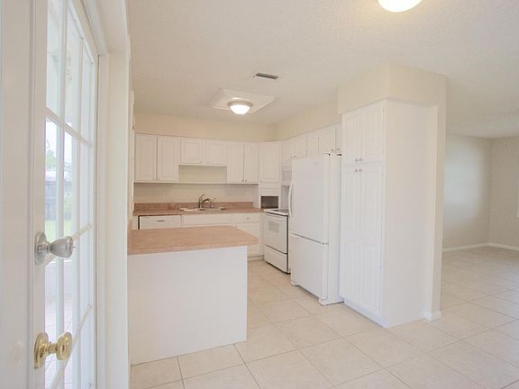 5th image of 19122 SE Barus Dr