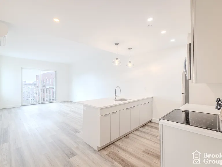 101-19 Rockaway Beach Blvd #3R — Photo 1