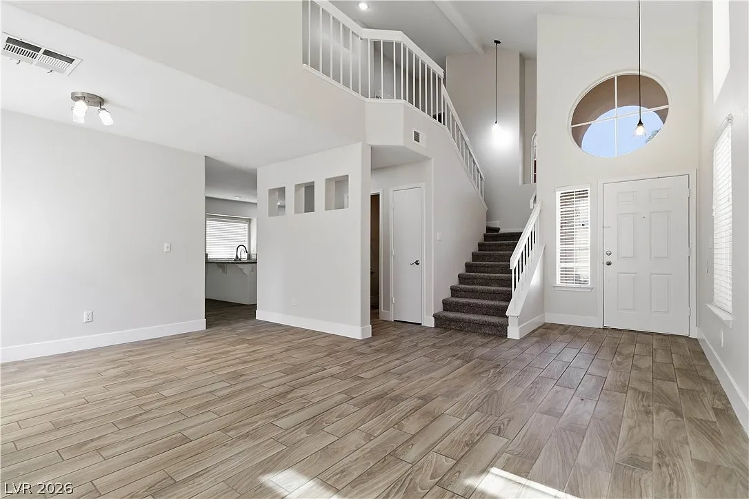 3 bed, 2.5 bath, 1637 sqft, $2,495 — Photo 3