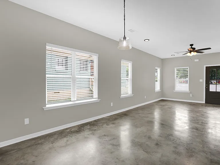 680 Boston St — Photo 13