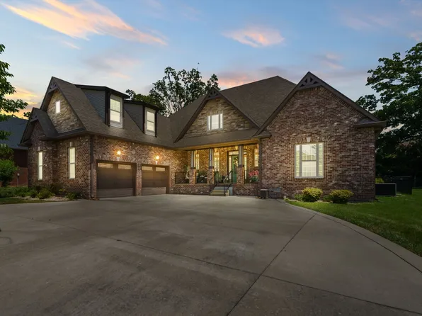 2955 Prince Dr, Clarksville, TN 37043