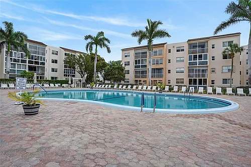 2821 Somerset Dr #317 Photo 1