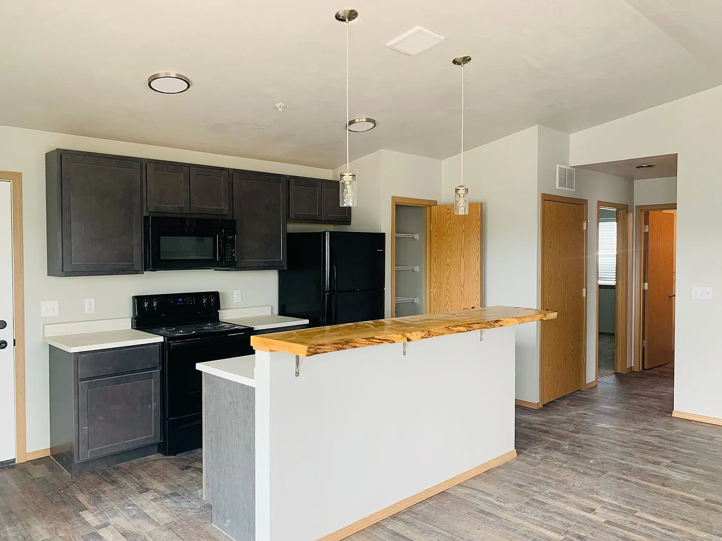 Maple Apartments — Photo 2