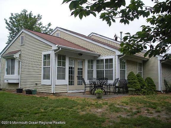 4th image of 1175B Thornbury Ln