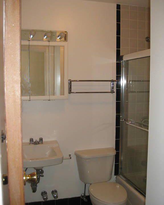 2nd image of 188 Richards St #1