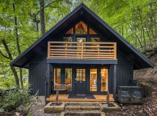 907 Ski Mountain Rd, Gatlinburg, TN 37738