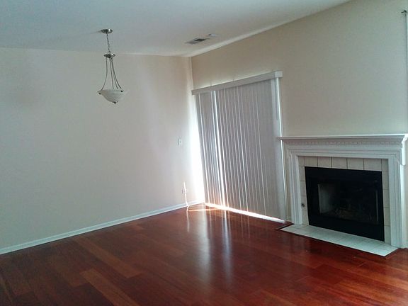 Living room with Fireplace