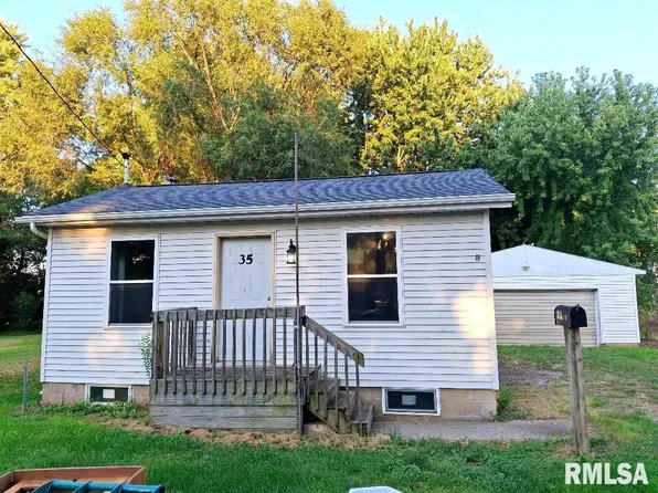 35 N Cedar St, Farmington, IL 61531