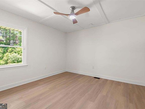 4th image of 819 Gresham Ave SE