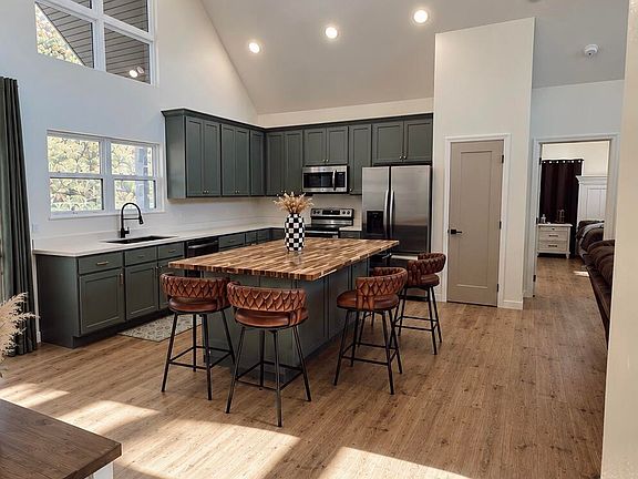 5th image of 79 Amelia Ln