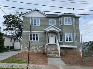 432 Thornycroft Ave, Staten Island, NY 10312
