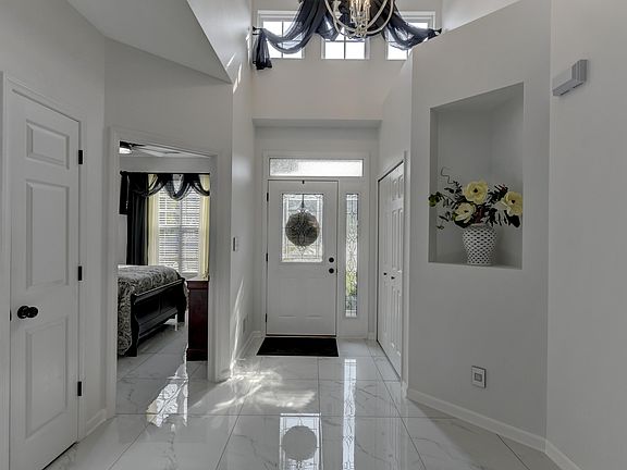 2nd image of 1880 Great Lakes Dr
