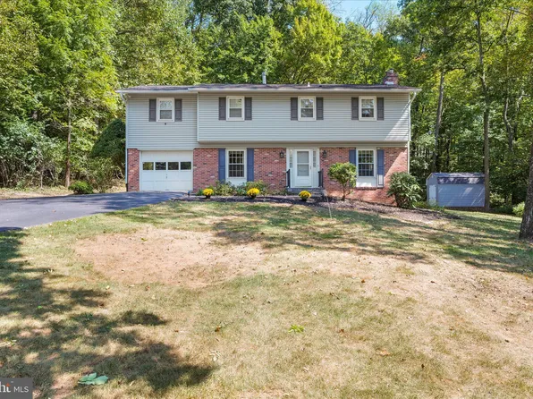 5407 Woodlyn Ct, Frederick, MD 21703