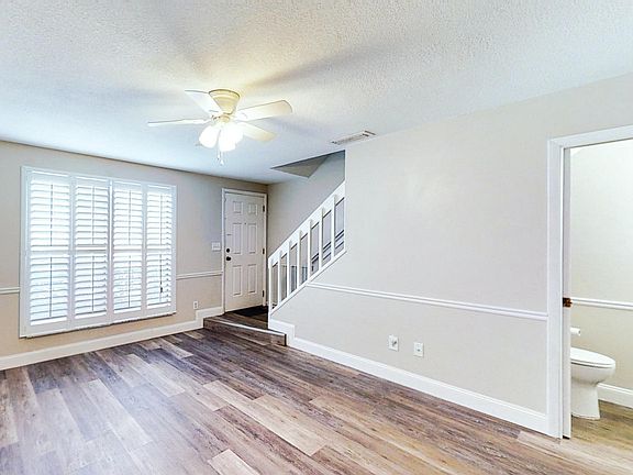 5th image of 605 Casa Park Ct #J