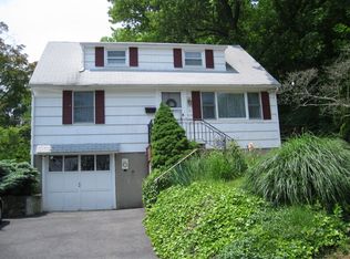 16 Lorelei Rd, West Orange, NJ 07052