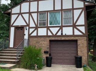 27 Orchard St, Teaneck, NJ 07666