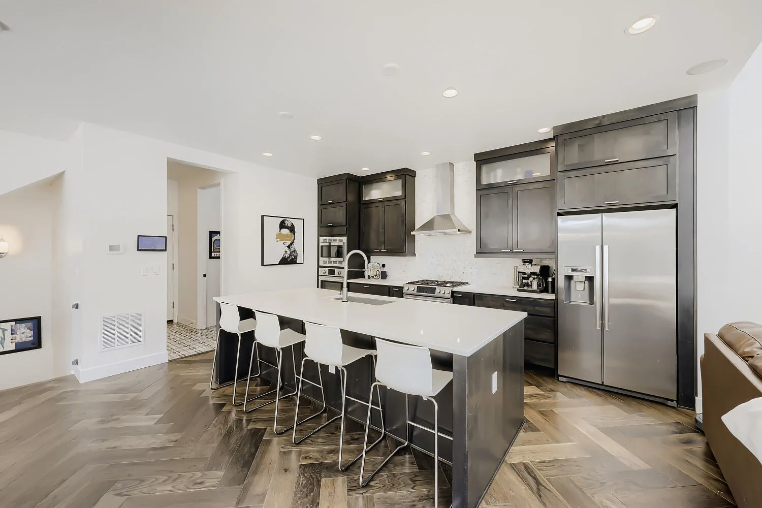 4 bed, 3.5 bath, 3053 sqft, $4,300 — Photo 4