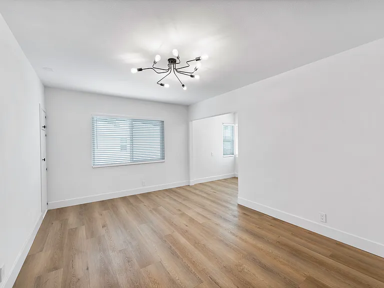 728 Cerritos Ave #5 — Photo 6