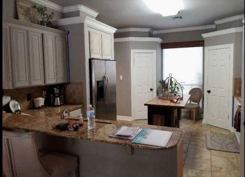 1st image of 2819 Hillcrest Cir