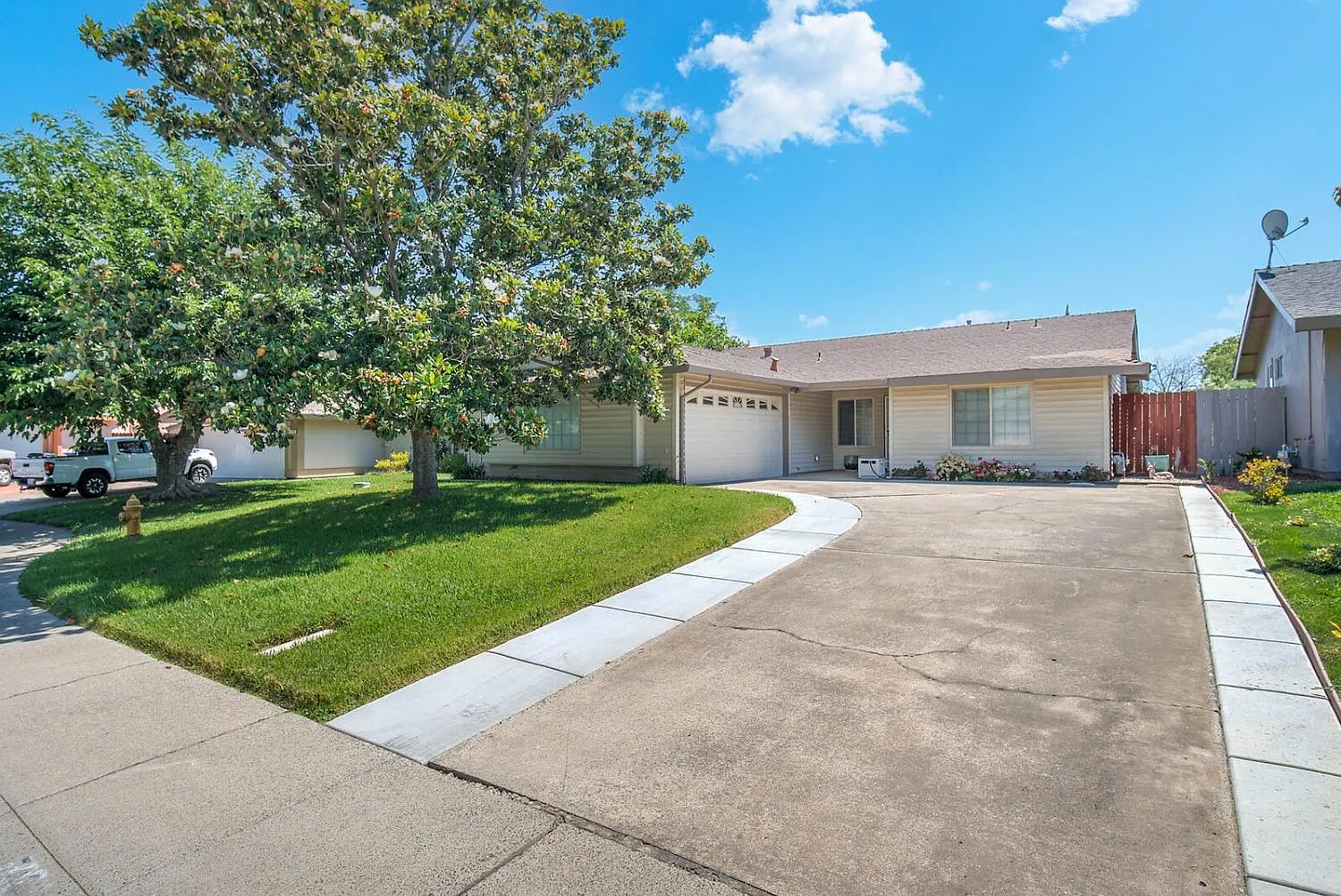7429 Danfield Cir photo 1