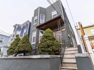 620 37th St, Union City, NJ 07087