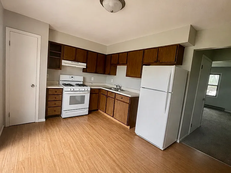 5372 Plaza Ave — Photo 1
