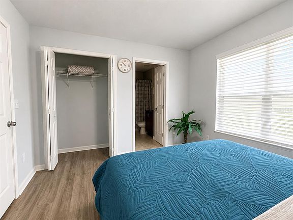 5th image of 4663 SW 48th Dr APT 137