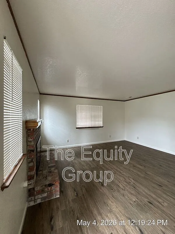 Building Photo - 720 S Linwood St