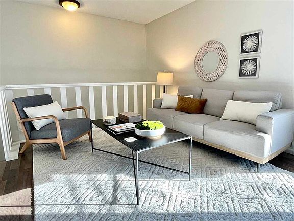 3rd image of 1295 Dolen Pl