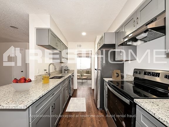 4th image of 601 Dawn Dr