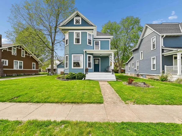 515 2nd St NW, Waverly, IA 50677