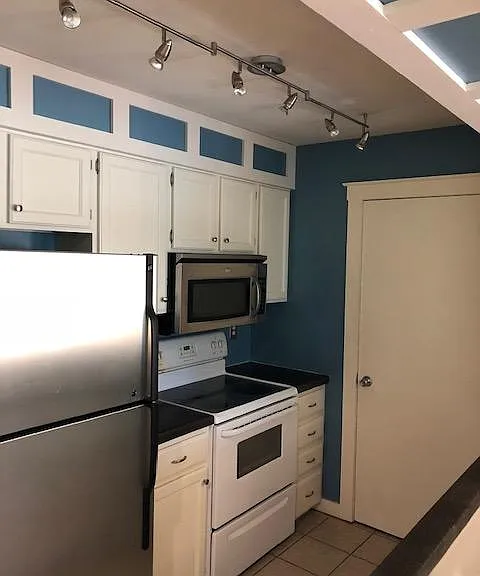 4822 Edison Ave — Photo 3